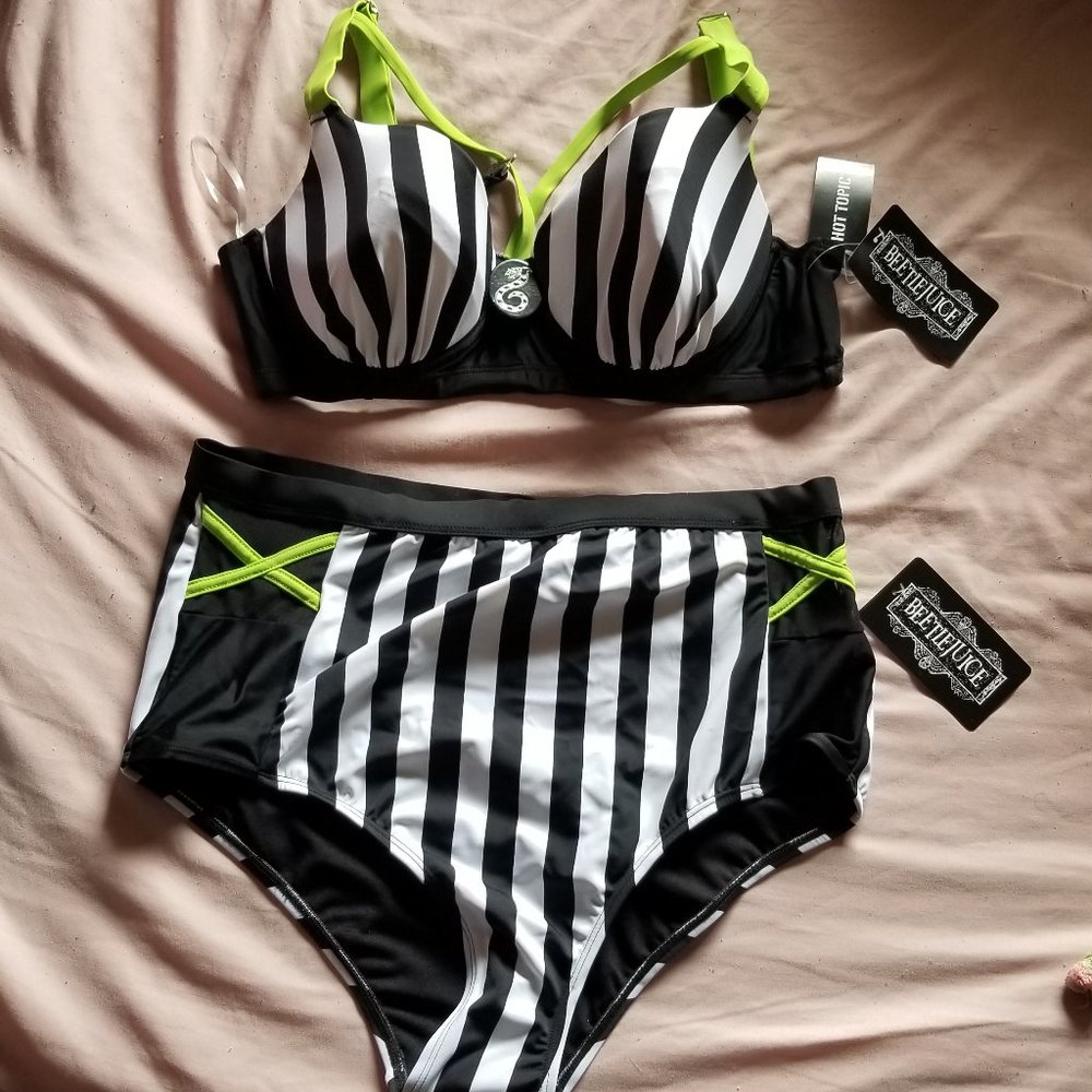 Bnwt High waisted beetle juice bikini